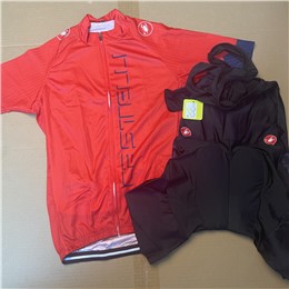 jersey and bib shorts M